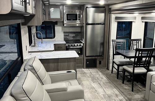 Linn Creek House | The Ozarks Travel Trailer Luxury