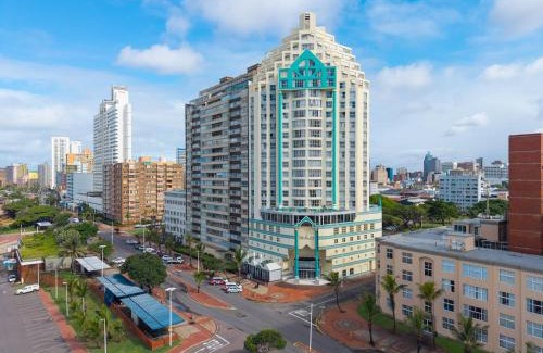 North Beach Apartment | The Palace All-Suite 3 Bedroom Penthouse 2201 by First Private Stays