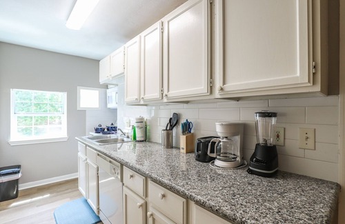 South Central Houston Apartment | The Palm Flats 06! Zoo! Museums! Medical Center! ⭐️⭐️⭐️⭐️⭐️