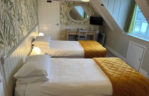 Romsey Bed & Breakfast | The Palmerston Rooms