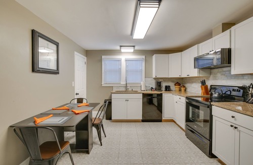 Lincoln Park Apartment | 'The Peaceful Post' Cozy Winter Escape in Kingston
