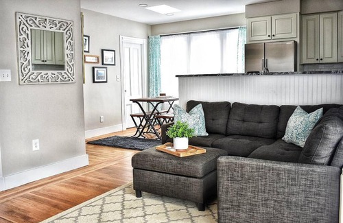 Fifth Ward Apartment | The Peaceful Puffin