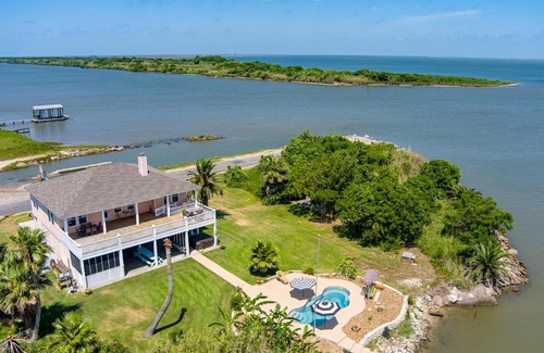 Crystal Beach House | The Peach Pelican home