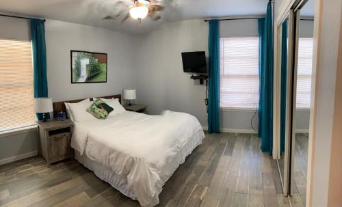 Medical Center District House | The Peahen House
