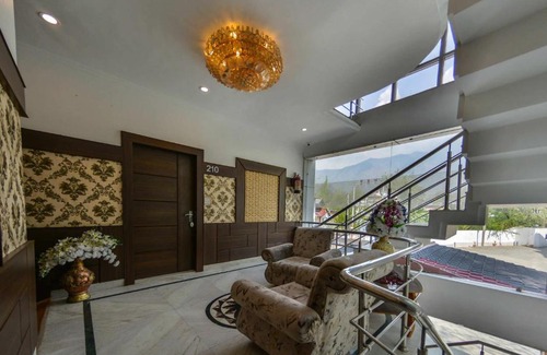 Brein Hotel | The Pearl Continental