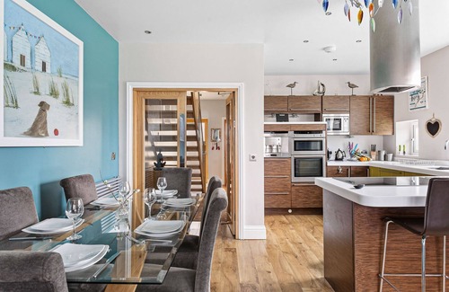 Torcross Apartment | The Penthouse, 16 At The Beach - A spacious penthouse apartment with sea views, private entrance and