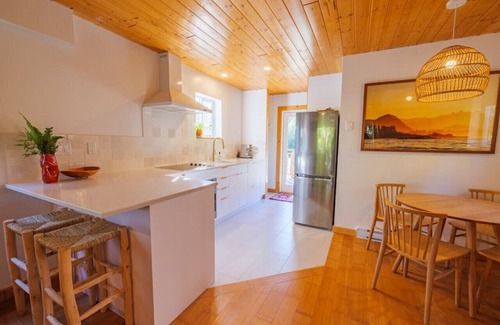 Ucluelet Cabin | The Perch | Relaxing 2 Bed Cabin + Hot Tub, Patio, and Inlet Views