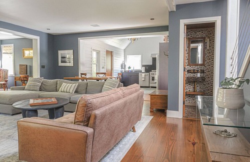 Pond Eddy House | The Perch– Stylish River Retreat Nr Delaware River