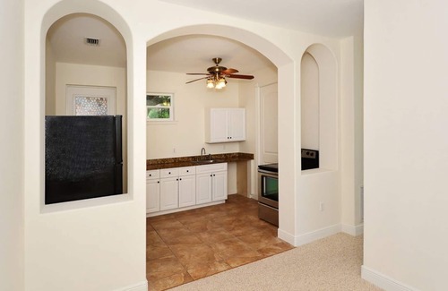 Gillespie Park Apartment | The Perfect Apartment to Explore Downtown