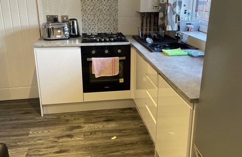 Bromsgrove Apartment | The Perfect Getaway - Luxury Sudio Minutes Away