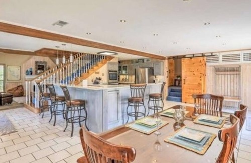 Granbury House | The Perfect Lake House Vacation