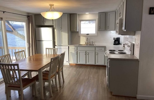 Hammondsport Cottage | The perfect place to stay for your fall wine tour! 10% off fall rental fees.