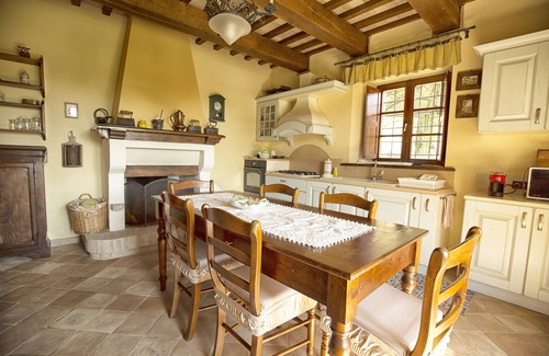 Serrapetrona Villa | The perfect vacation for families and friends, in a place that will remain in your heart.