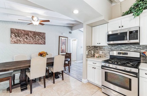 Valencia House | The Perfect Vacation Spot Near Six Flags
