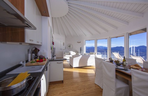 Pollino Apartment | The Perfect View Loft, Premeno, Italy