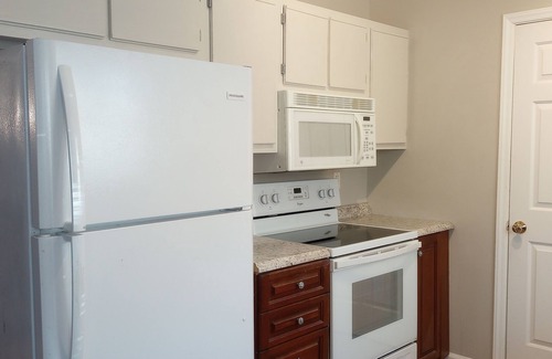 High Point House | *THE PERFECT VRBO for Corporate Groups, Traveling Nurses, Families & Friends!*
