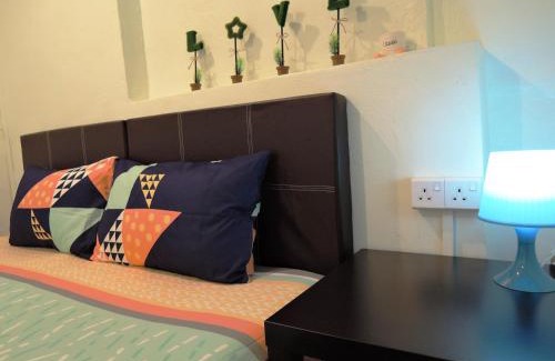 Taman Kota Laksamana House | The Pillohouzzze