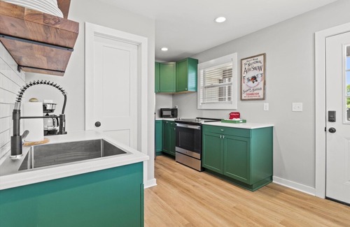 Pleasant Hill Apartment | The Pilot’s Pad - Private Studio Apartment on 75 acres + airway strip + fishing pond