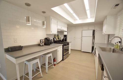 Redding House | The Pineapple House -Swimming Pool- Best Reviews!