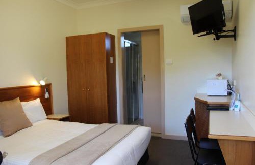 Faulconbridge Hotel | The Pioneer Way Motel