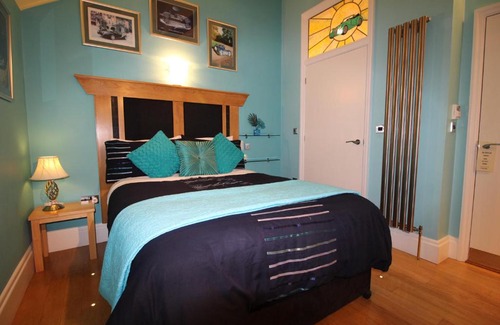 Little Hallingbury Bed & Breakfast | The PitStop