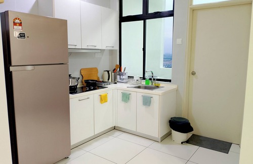 Taman Bukit Mewah House | The Platino - Located next to Paradigm mall.