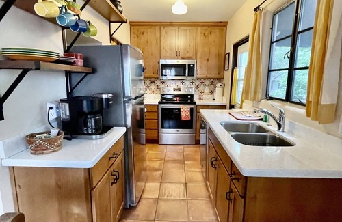 Prescott House | The Pleasant Street Casitas: Superior King Bed