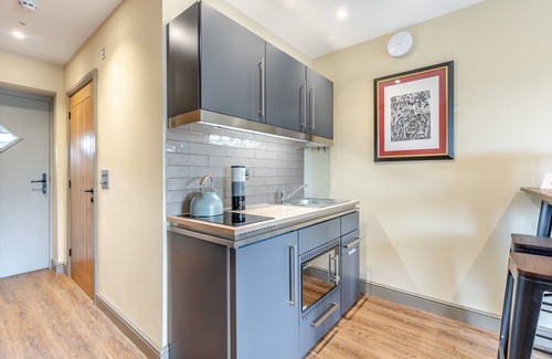 Pershore House | The Plum Tree - Pershore