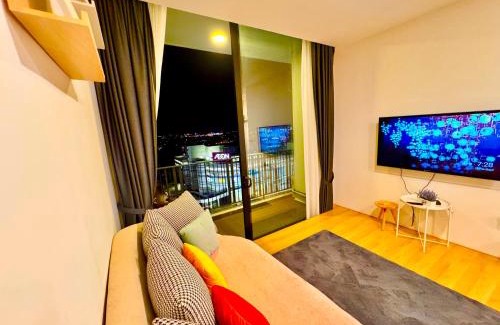 Taman Charming Apartment | The Podium Kuching Luxury 6pax 3BR HFloor Facing Aeon
