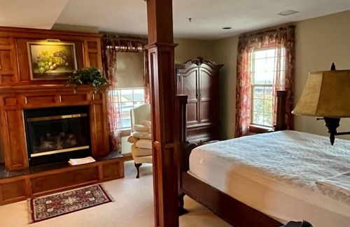 Port Washington Hotel | The Port Hotel