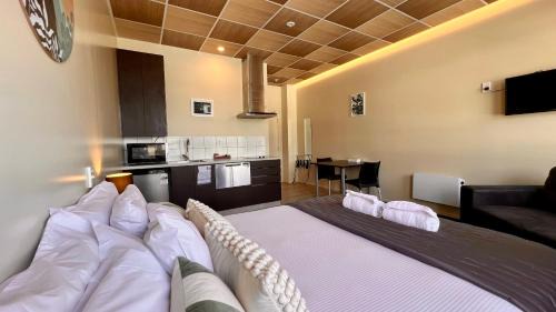 Porirua Hotel | The Post Hotel