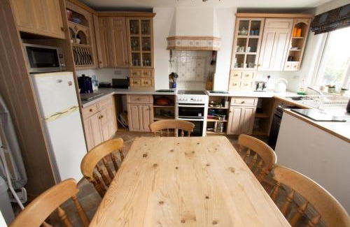Chesterfield Apartment | The Pottery Flat Chesterfield Three Star Gold