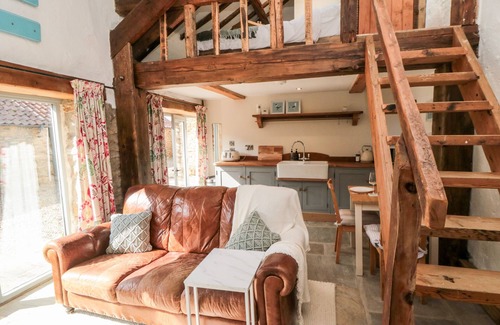 Potter Brompton Cottage | THE POTTING SHED, pet friendly, with a garden in Hutton Buscel