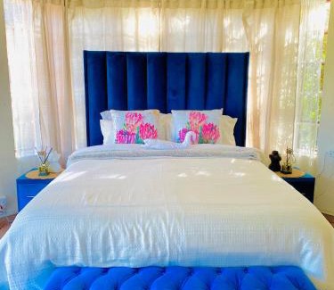 Kareeberg House | The Qs guest suite