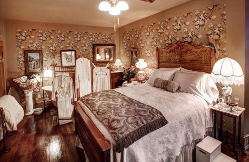 Bellefonte Bed & Breakfast | The Queen, A Victorian Bed & Breakfast