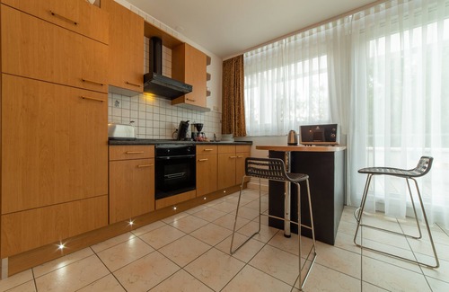 Neudorf-Weimershof Apartment | The Queen Apartments - Villa Adriana