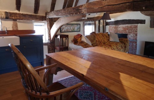 Hawkedon Hotel | The Queen's Head