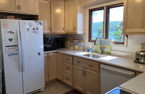 Town of Jerusalem House | The quiet beauty and convenience of being right on the water on Keuka Lake!