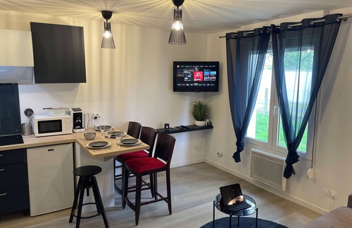 Le Chatelet-en-Brie Apartment | THE QUIET NEST IN THE COUNTRY OF FONTAINEBLEAU