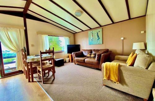 Checkley Cabin | The Raddle Inn Log Cabins