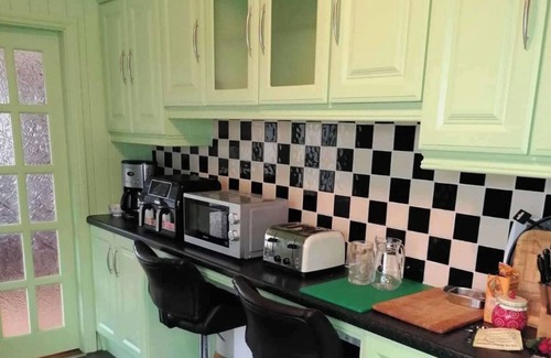 Moate House | The Railway Lodge - 4 Bedrooms, Sleeps 11, Pets Ok