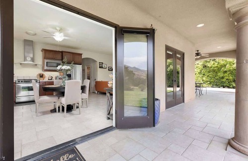 Springville House | The Ranch Guesthouse, wake up to serenity!