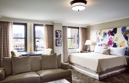 Country Club Plaza Area Hotel | The Raphael Hotel, Autograph Collection