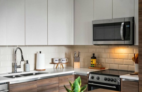 Downtown Dallas Apartment | The Reading Room Dallas