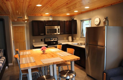 Silver Lake Cottage | THE RED BARN - Walk to where it’s happening close by, 12 min. to Lake Michigan
