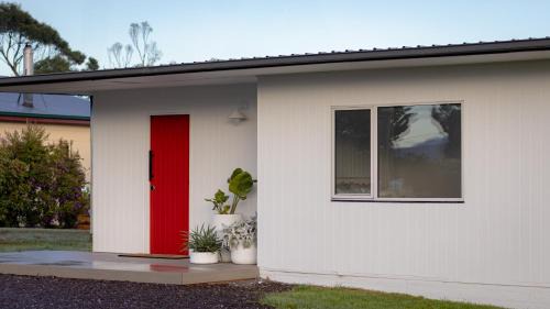 Strahan House | The Red Door Strahan