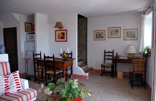 Murazzano Apartment | The Red House - Cascina Adami