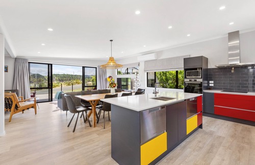 Raglan House | THE RED HOUSE