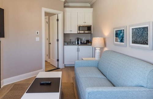 Stone Harbor Hotel | The Reeds at Shelter Haven