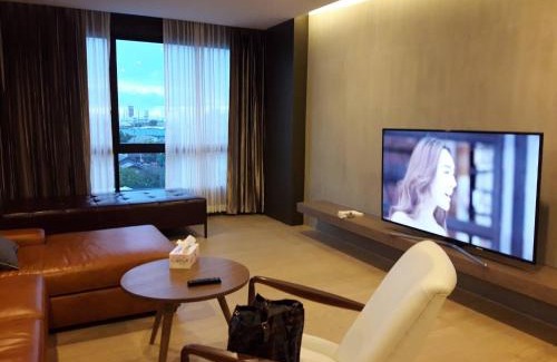 Krathum Baen House | The Residence Thepkanjana